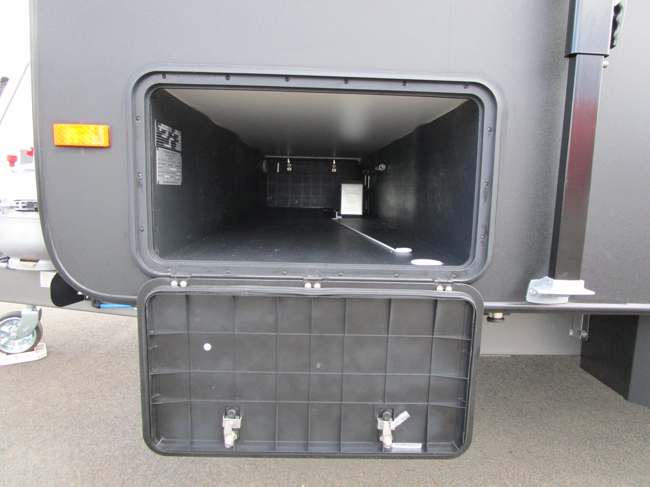 New Age Road Owl - RO21BE Family Van - Gallery image thumbnail 12