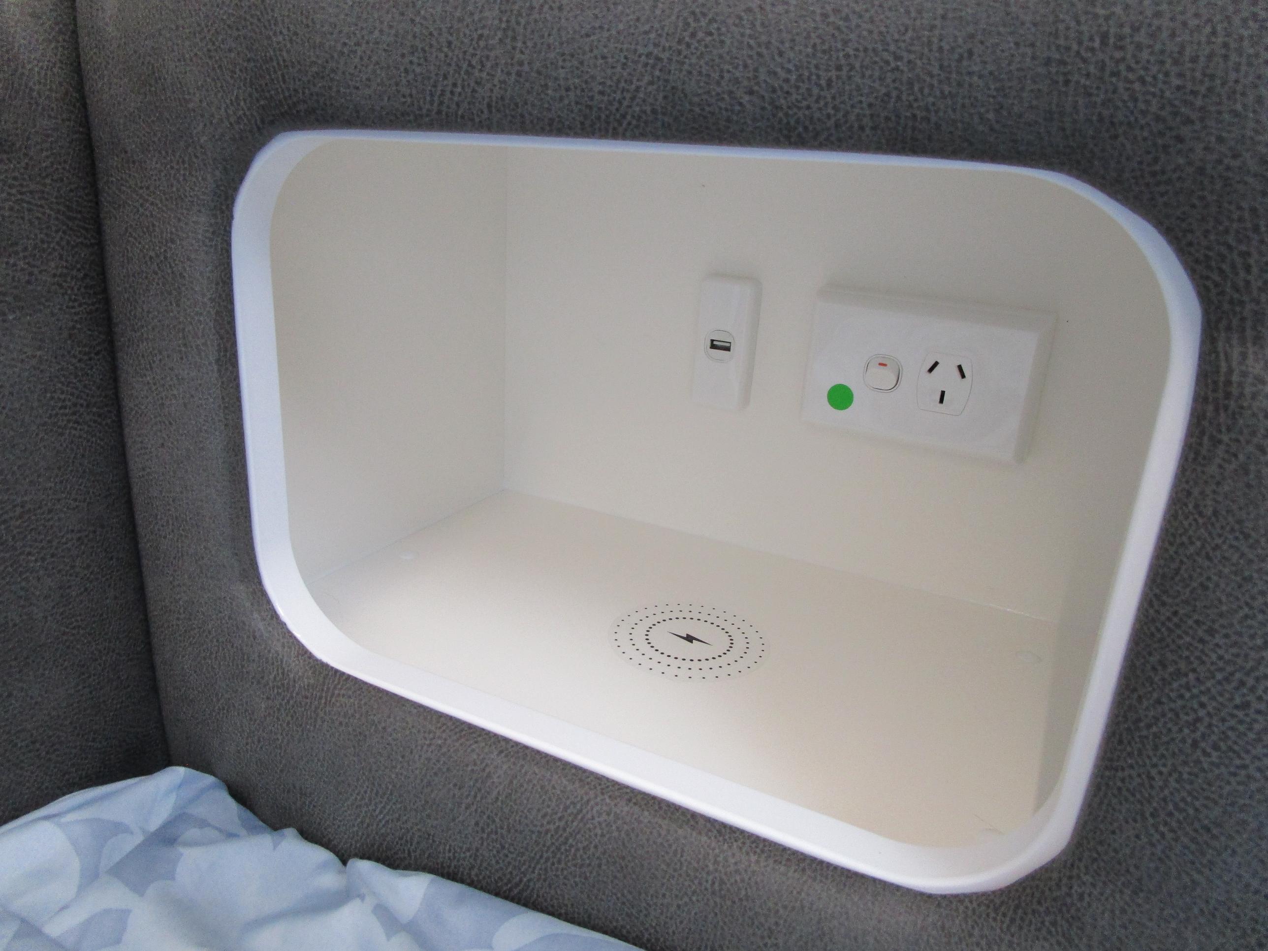 New Age Road Owl - RO21BE Family Van - Gallery image thumbnail 16