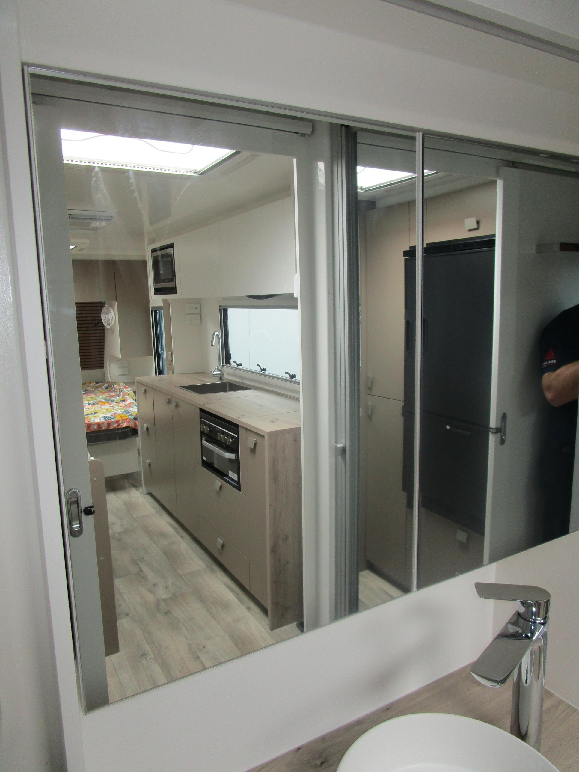 New Age Manta Ray - MR19ER MY26 - Gallery image thumbnail 32