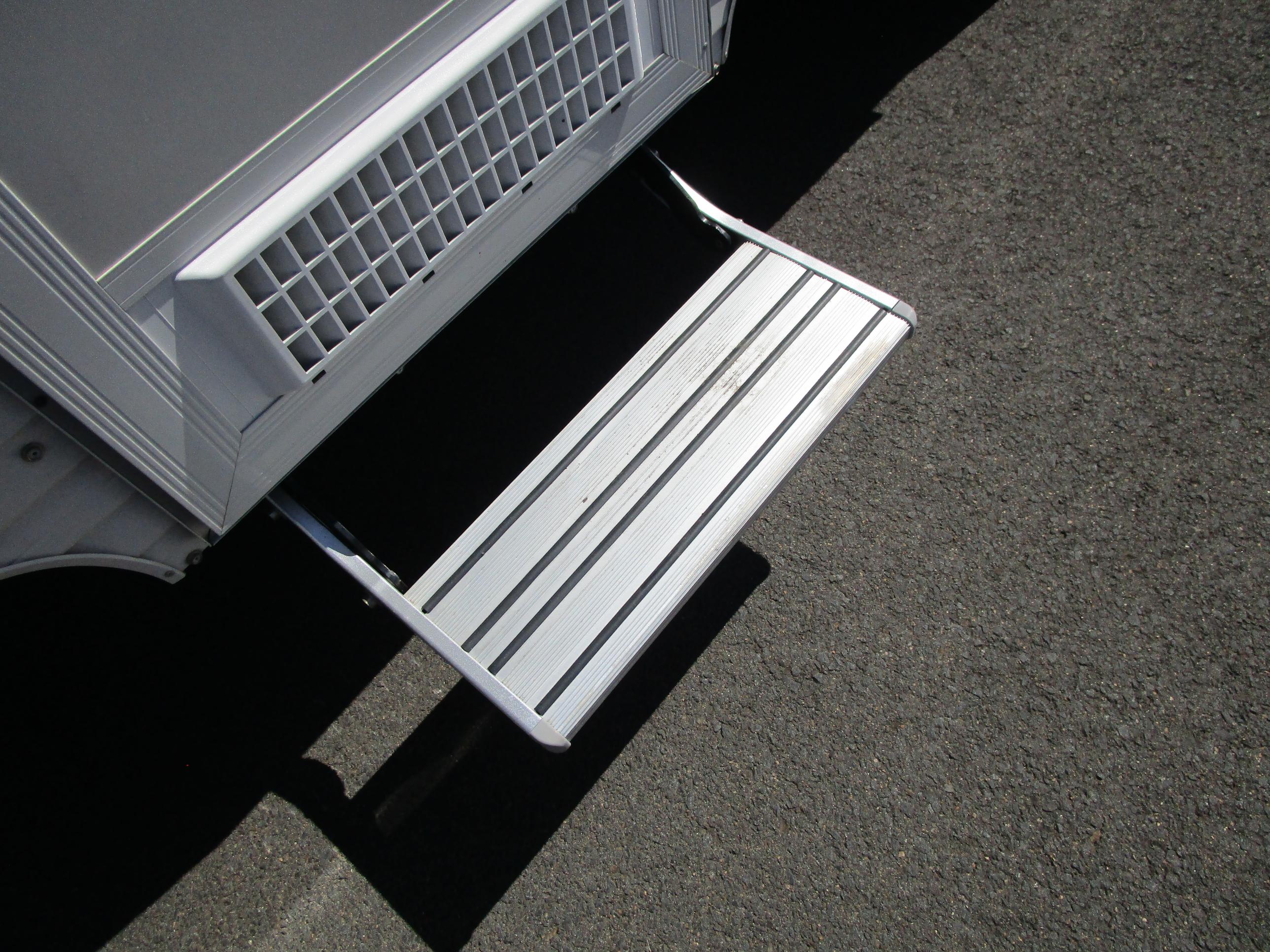 Coromal Excel 526 Family Van - Gallery image thumbnail 11