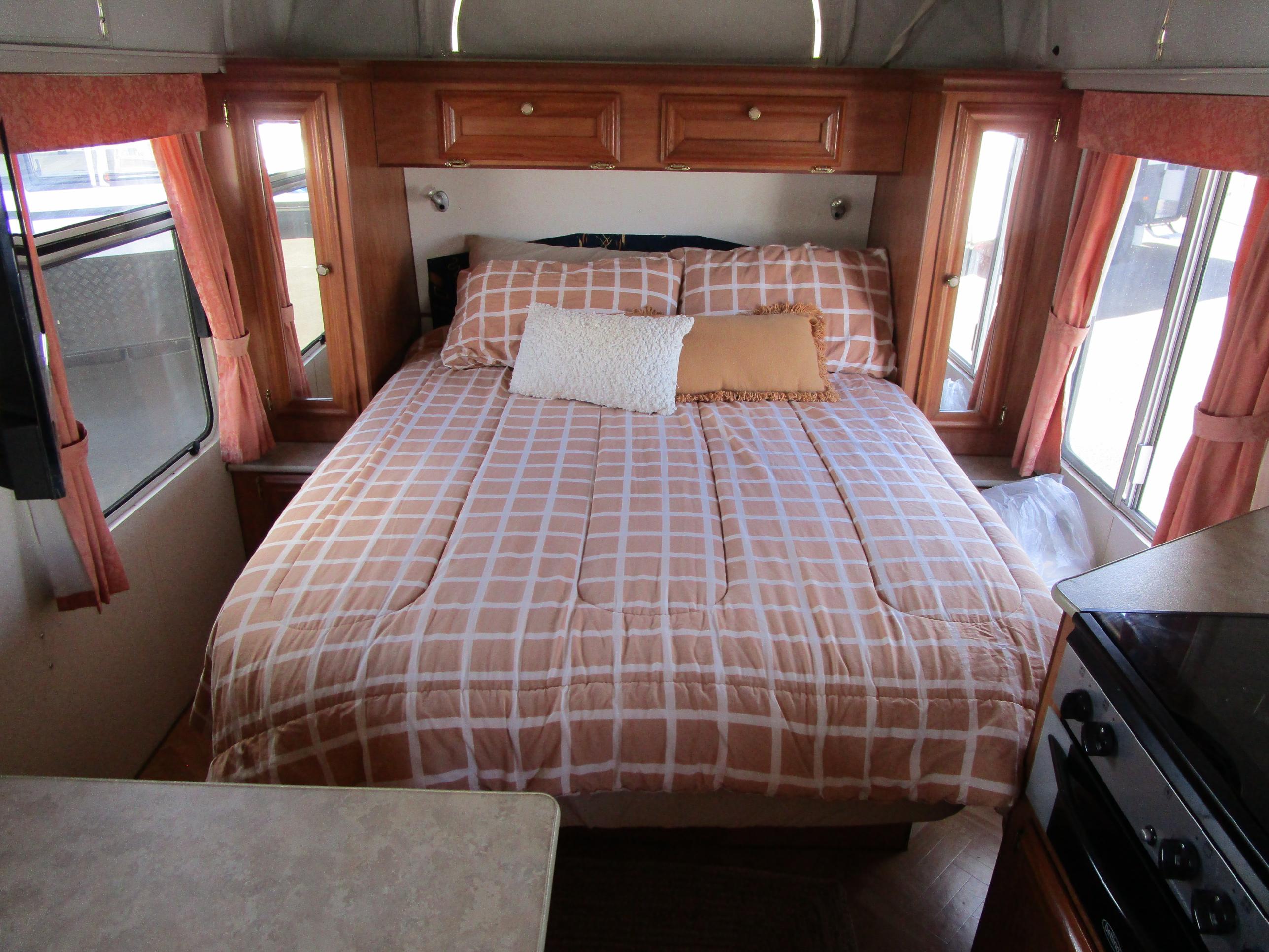 Coromal Excel 526 Family Van - Gallery image thumbnail 15