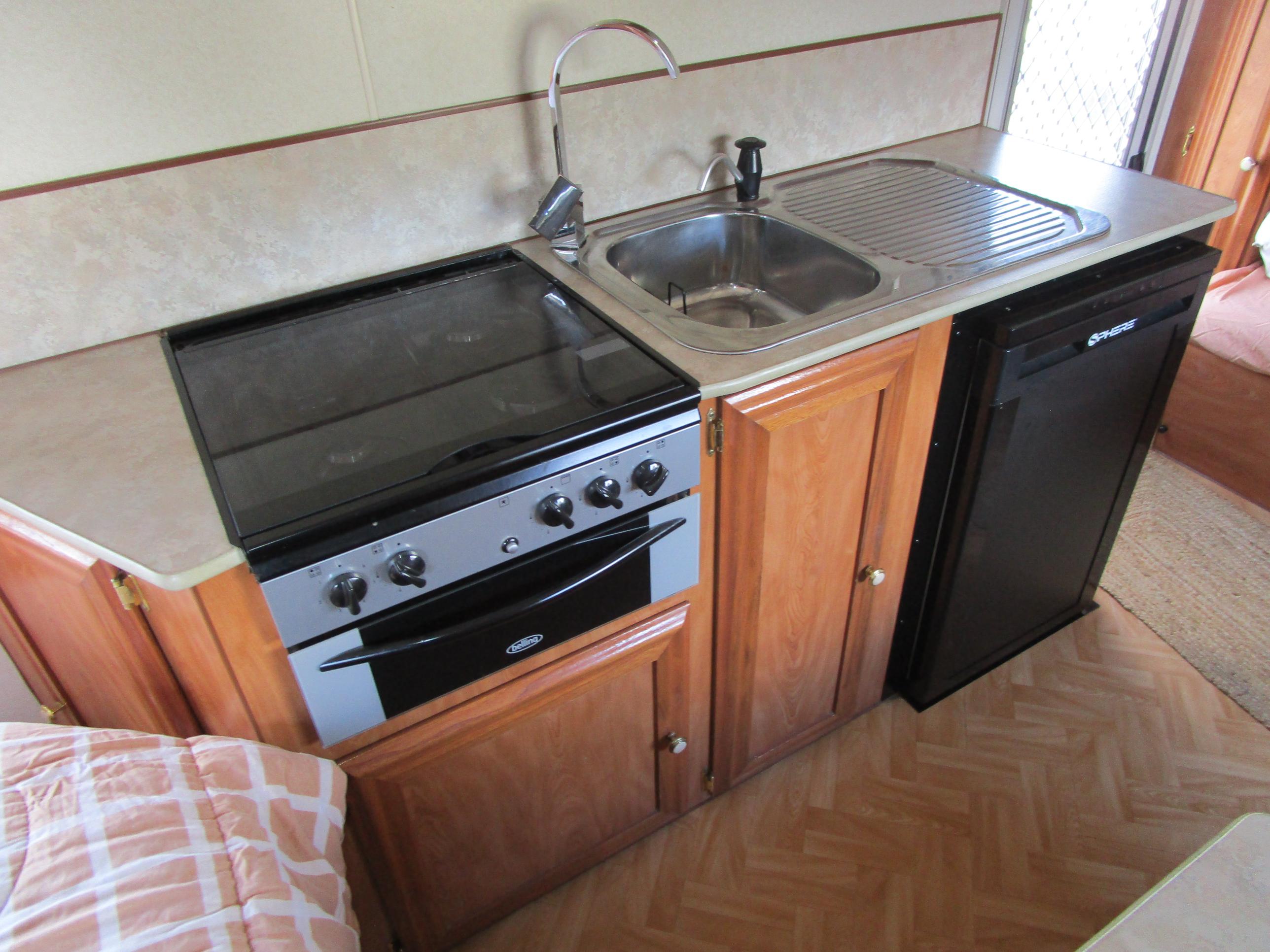 Coromal Excel 526 Family Van - Gallery image thumbnail 19