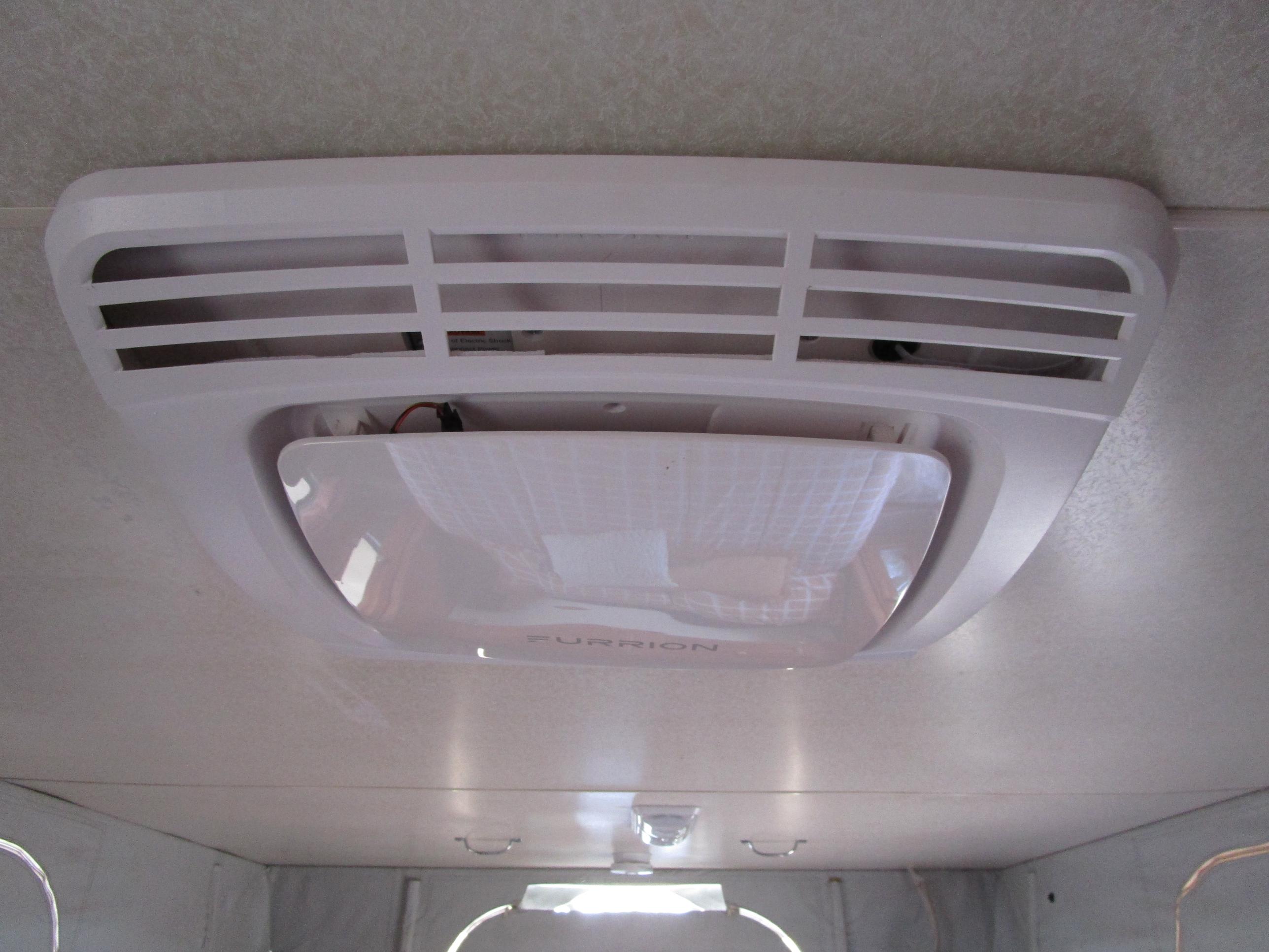 Coromal Excel 526 Family Van - Gallery image thumbnail 25