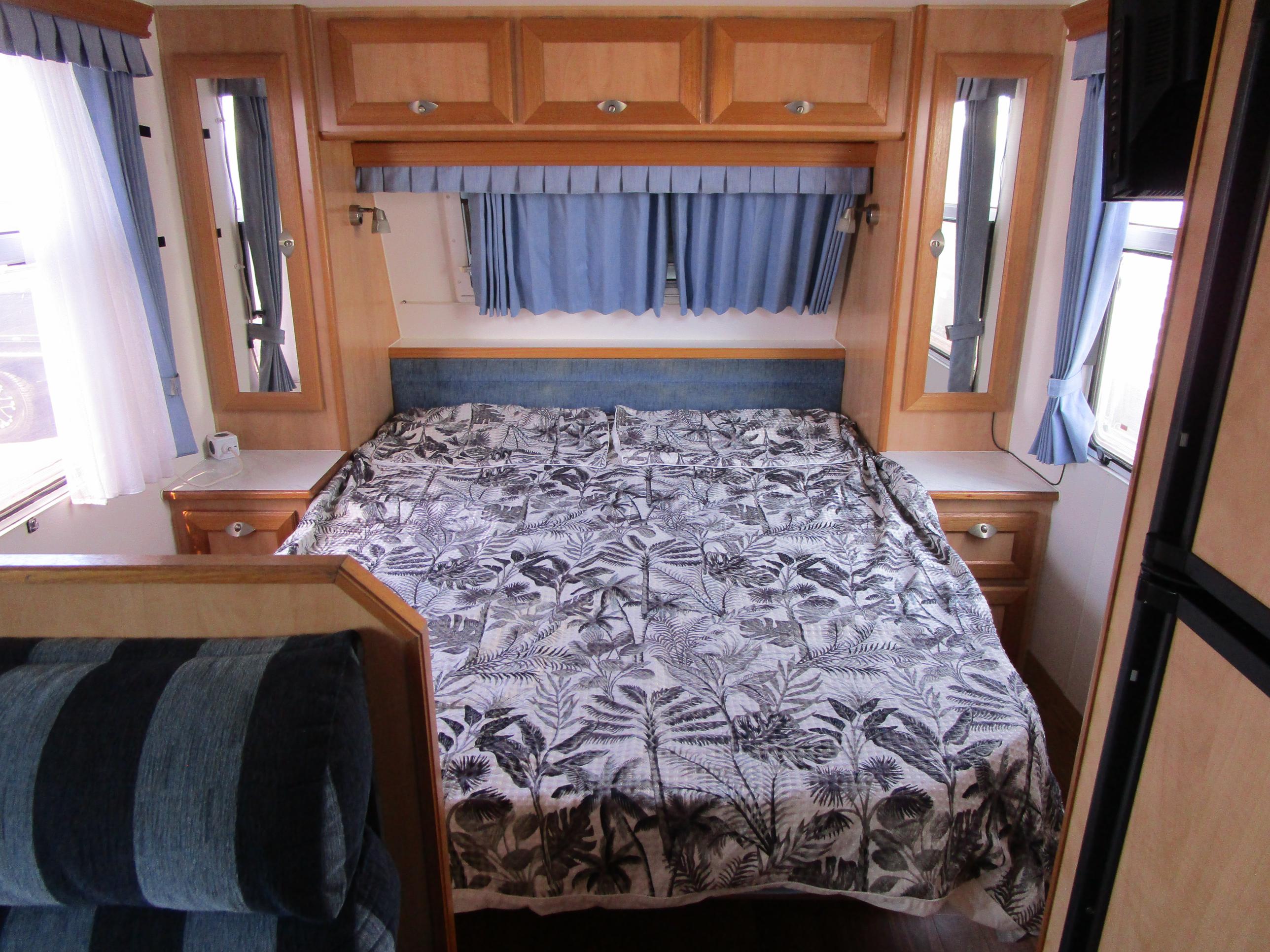 Option RV Legend Tourer - Gallery image thumbnail 18