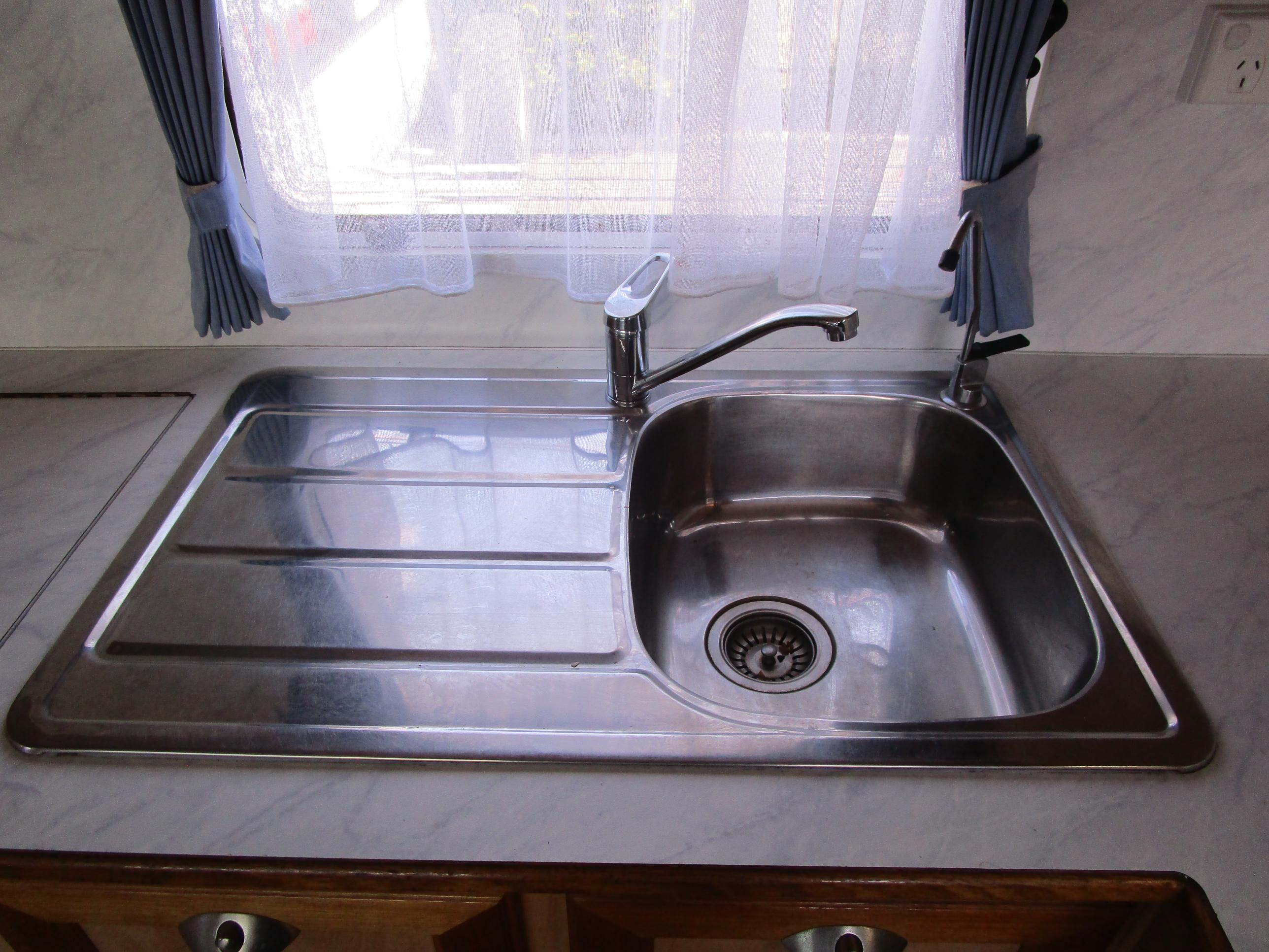 Option RV Legend Tourer - Gallery image thumbnail 25